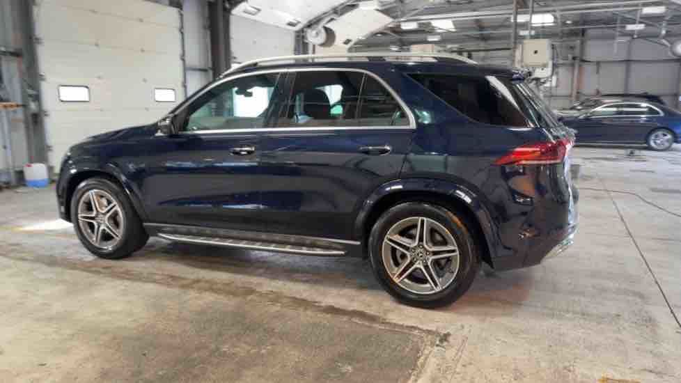 More views of Mercedes-Benz GLE