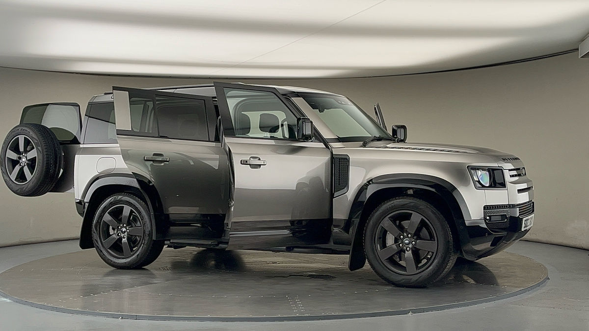 More views of Land Rover Defender 110