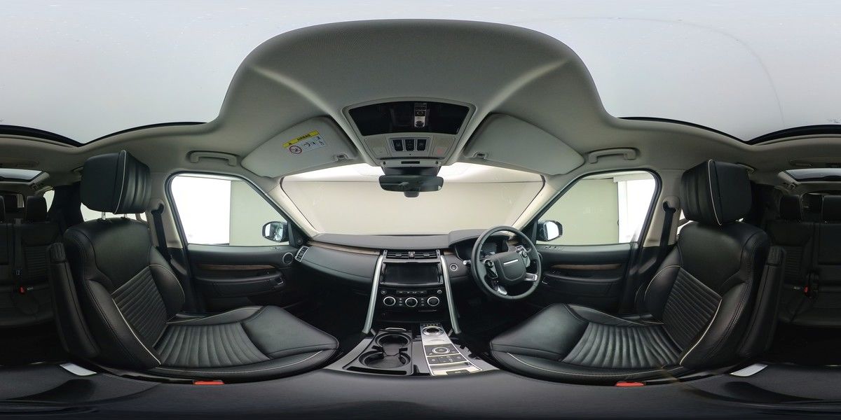 More views of Land Rover Discovery