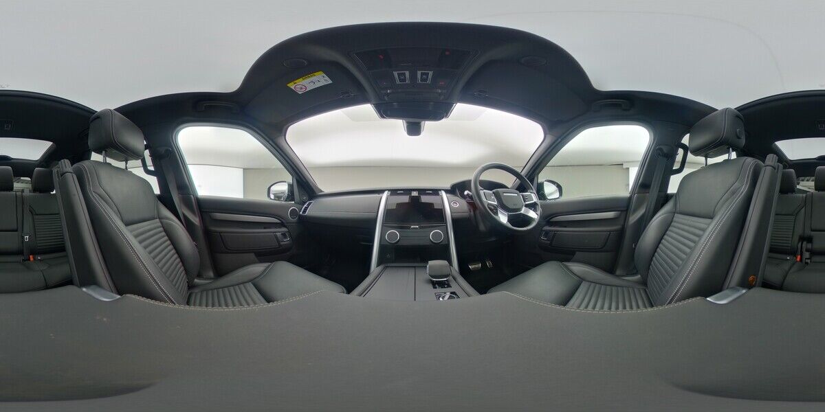 More views of Land Rover Discovery