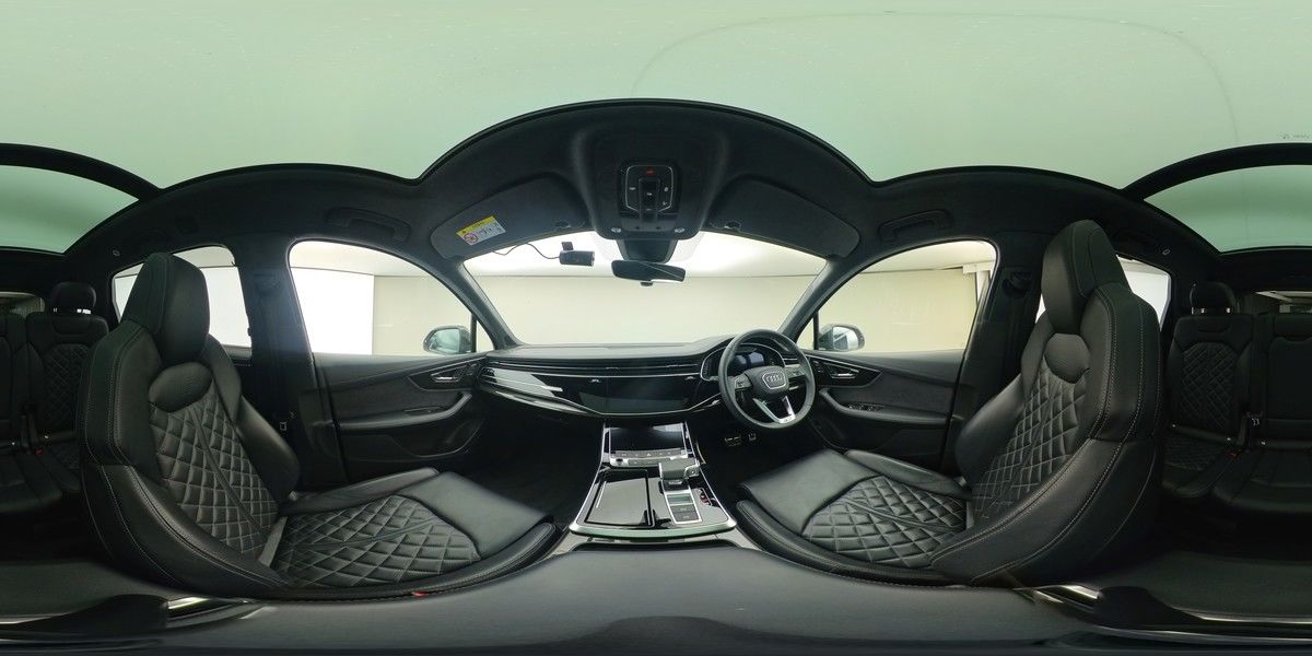 More views of Audi Q7
