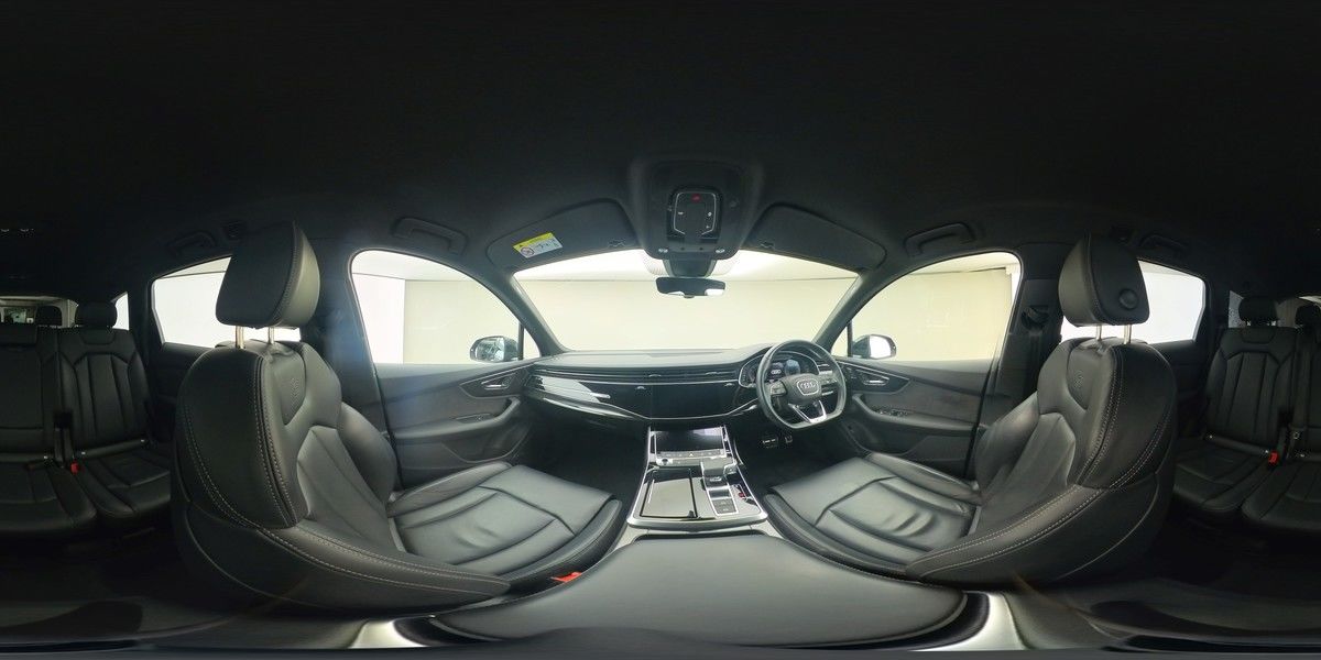 More views of Audi Q7