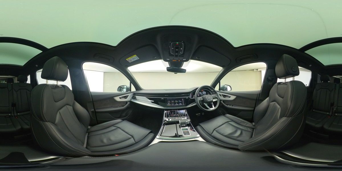 More views of Audi Q7
