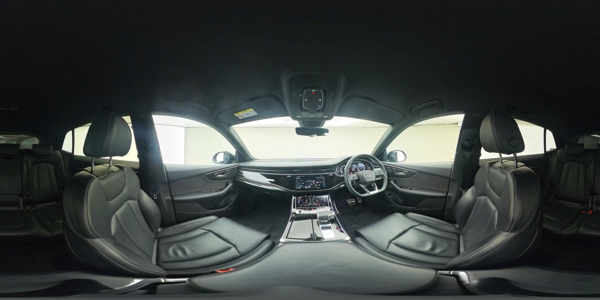 More views of Audi Q8