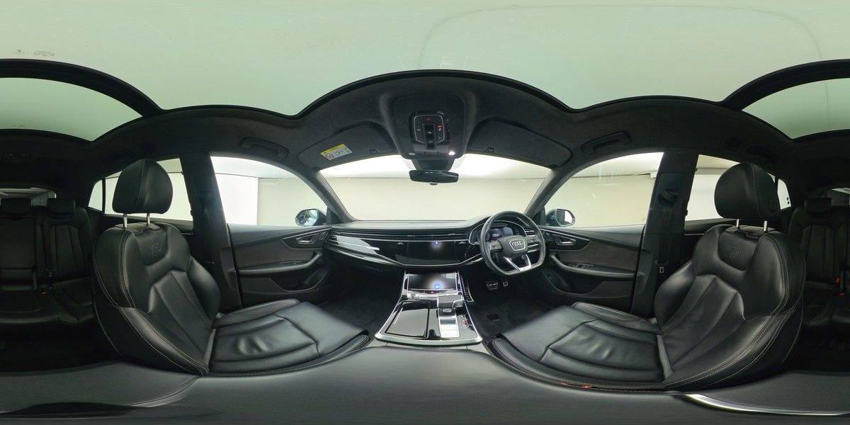 More views of Audi Q8