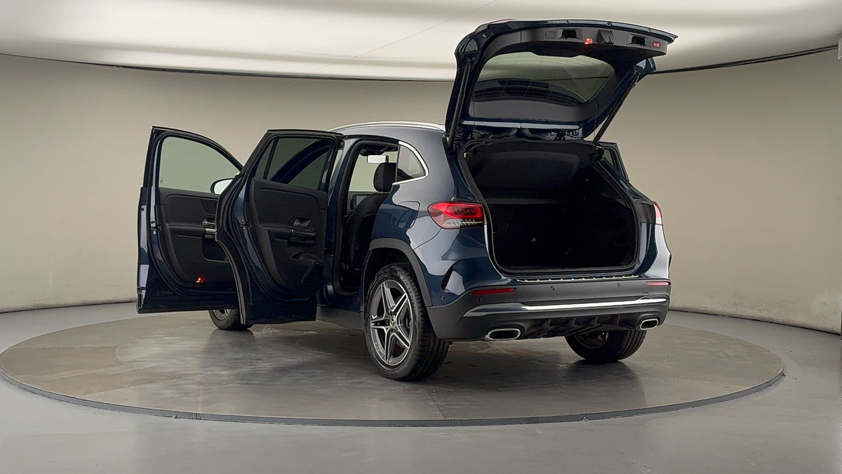 Mercedes-Benz GLA Image 23