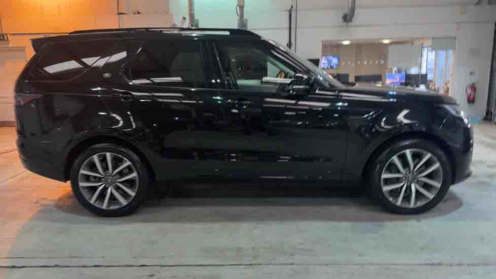 More views of Land Rover Discovery