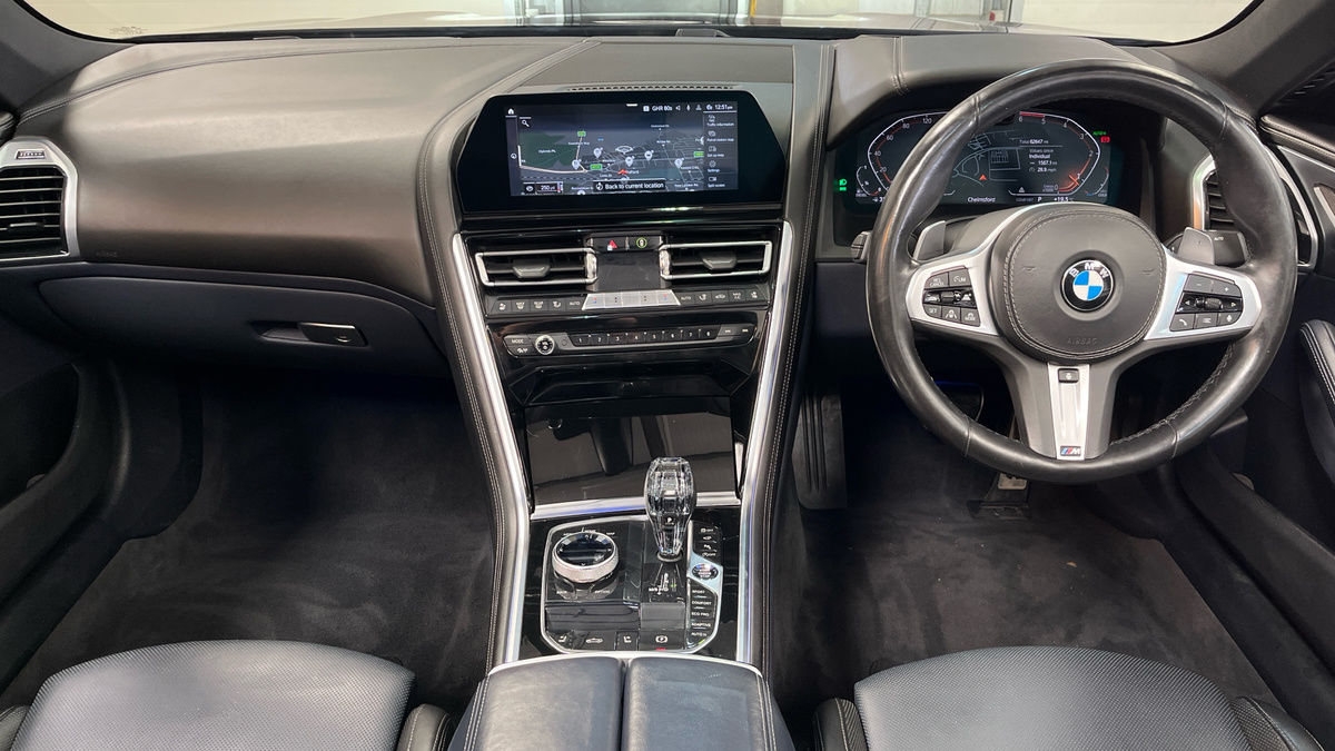 BMW 8 Series Image 12