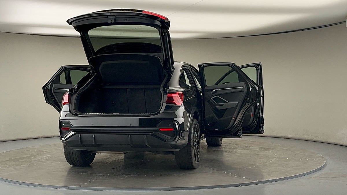 More views of Audi Q3