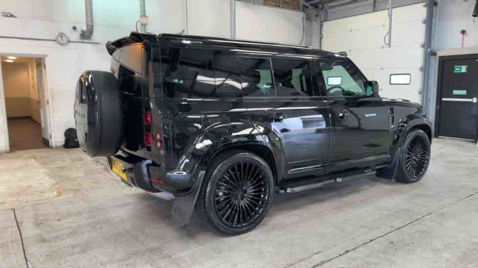 More views of Land Rover Defender 110