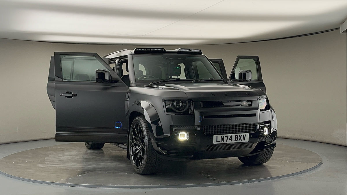 More views of Land Rover Defender 110