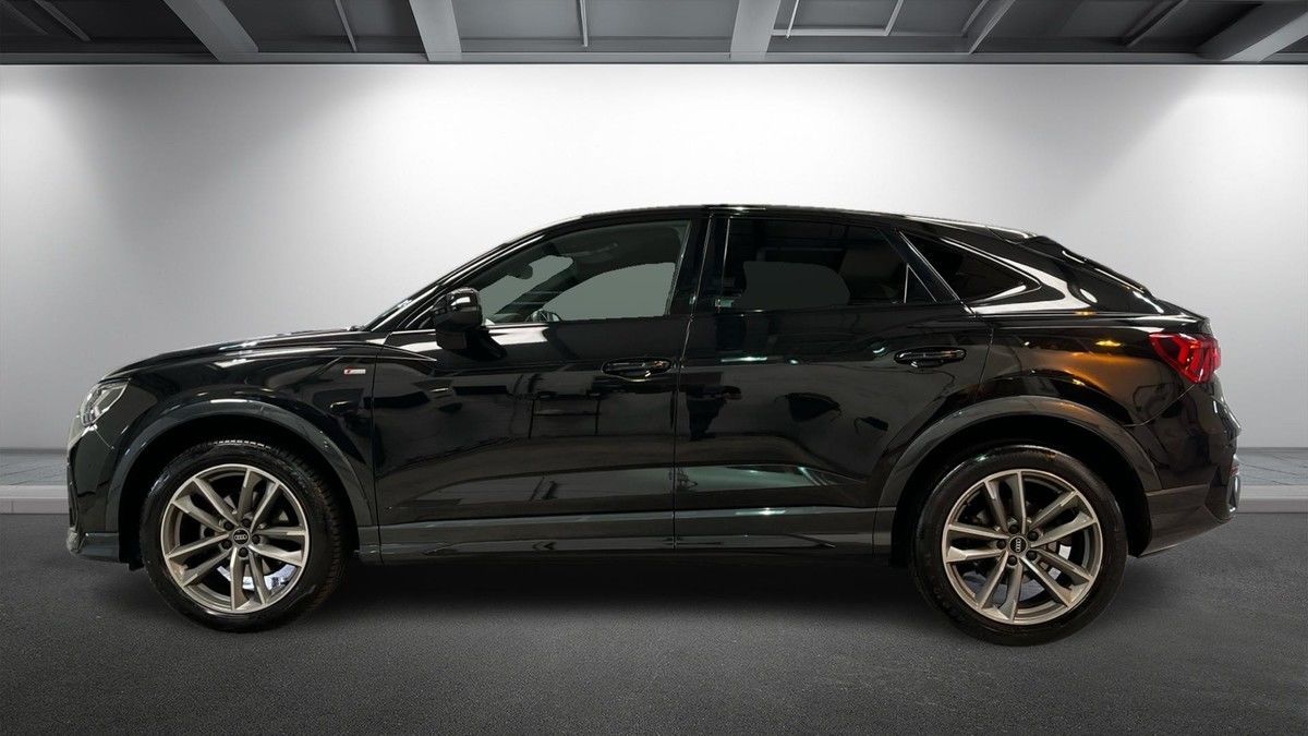 Audi Q3 Image 15
