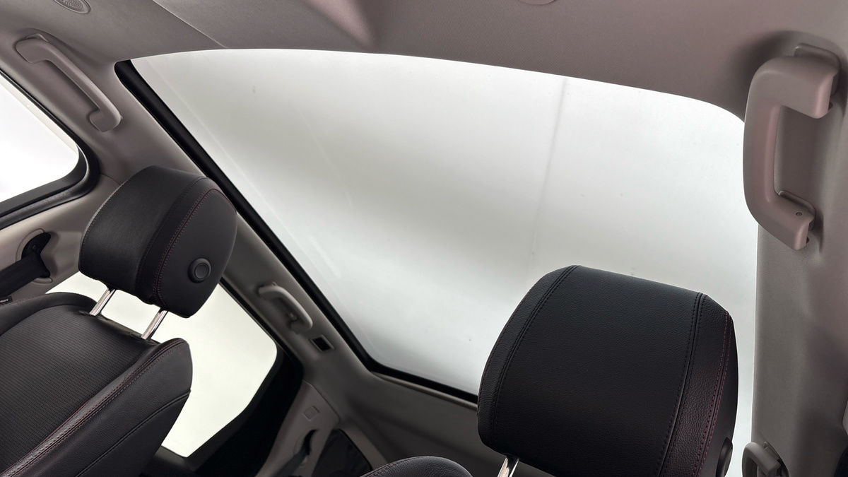 Land Rover Discovery Sport Image 6