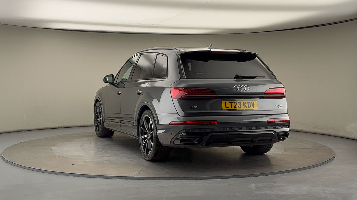 More views of Audi Q7