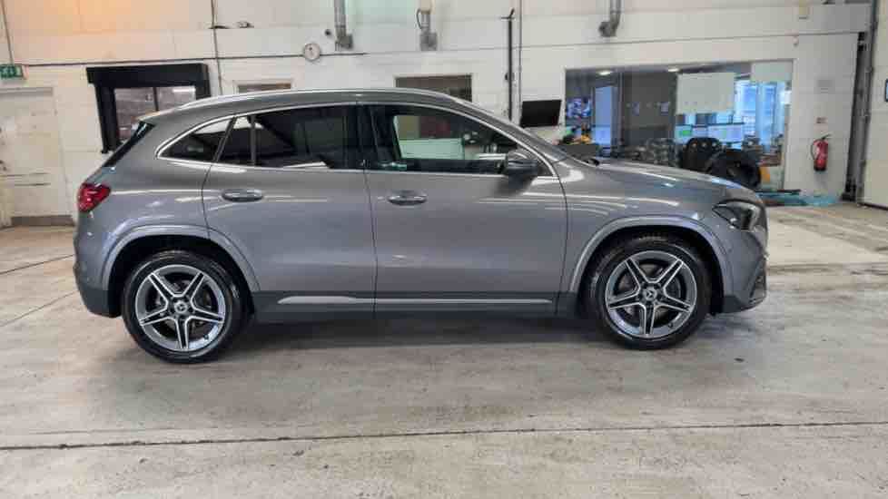 More views of Mercedes-Benz GLA