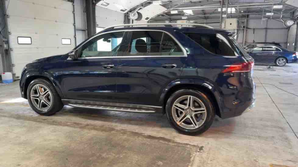 More views of Mercedes-Benz GLE