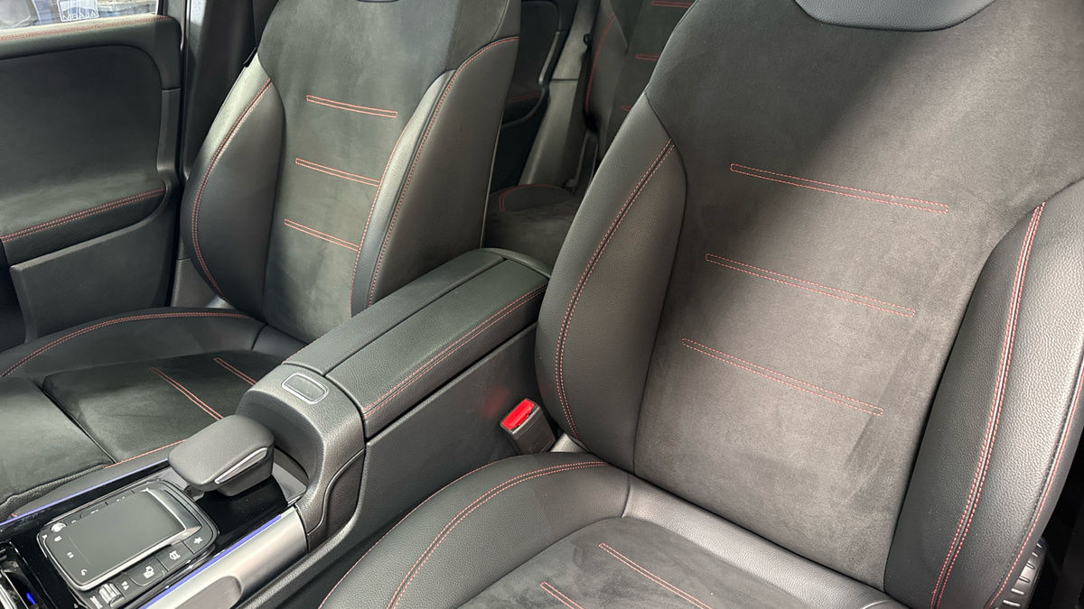 Mercedes-Benz GLB Image 6