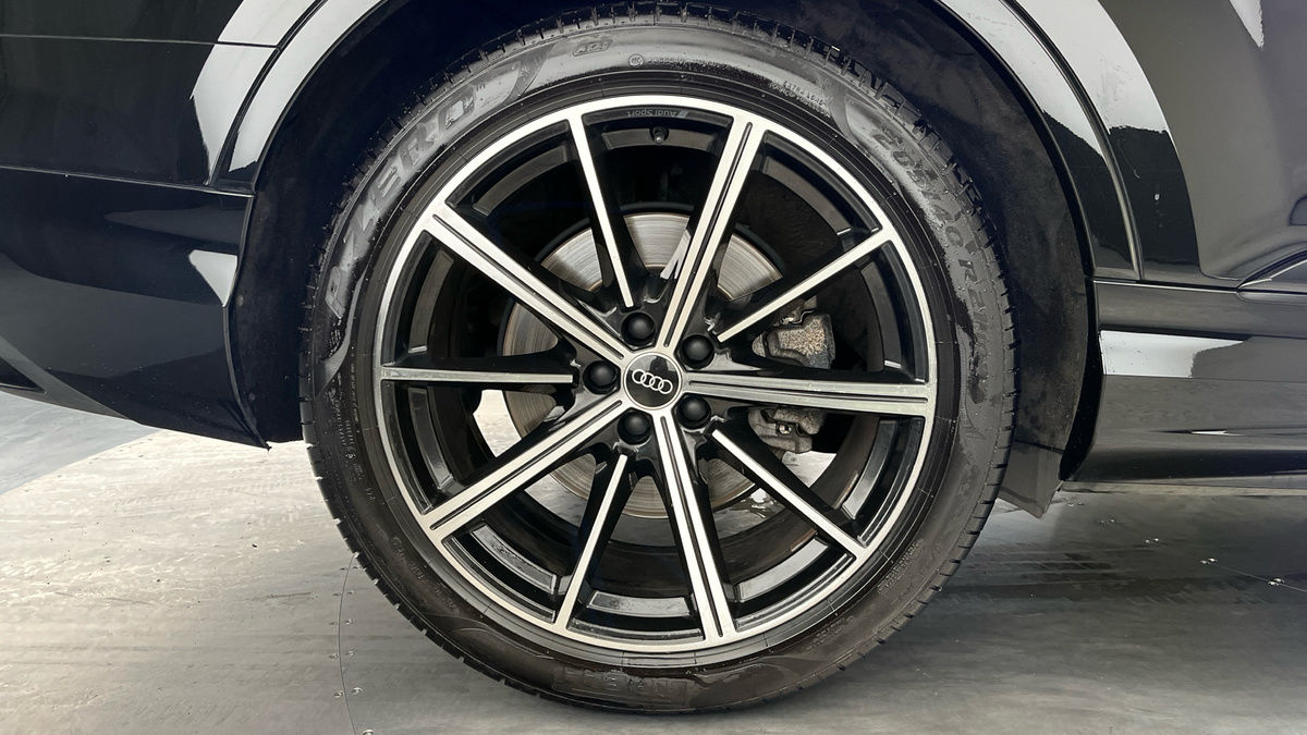Audi Q7 Image 10