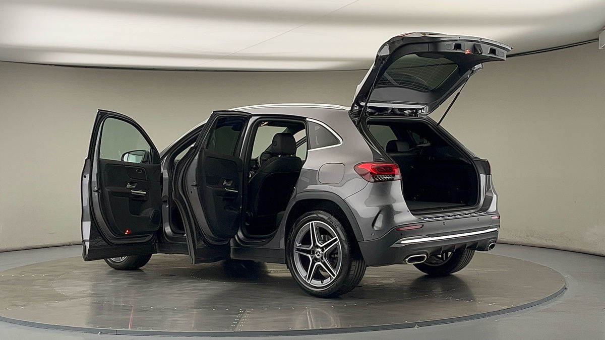 More views of Mercedes-Benz GLA