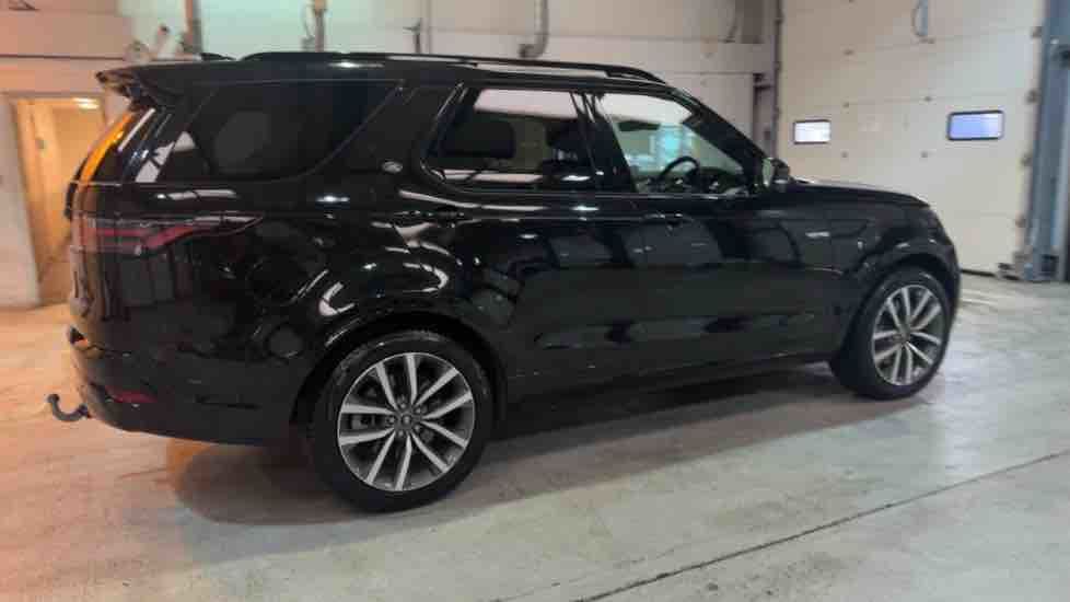 More views of Land Rover Discovery