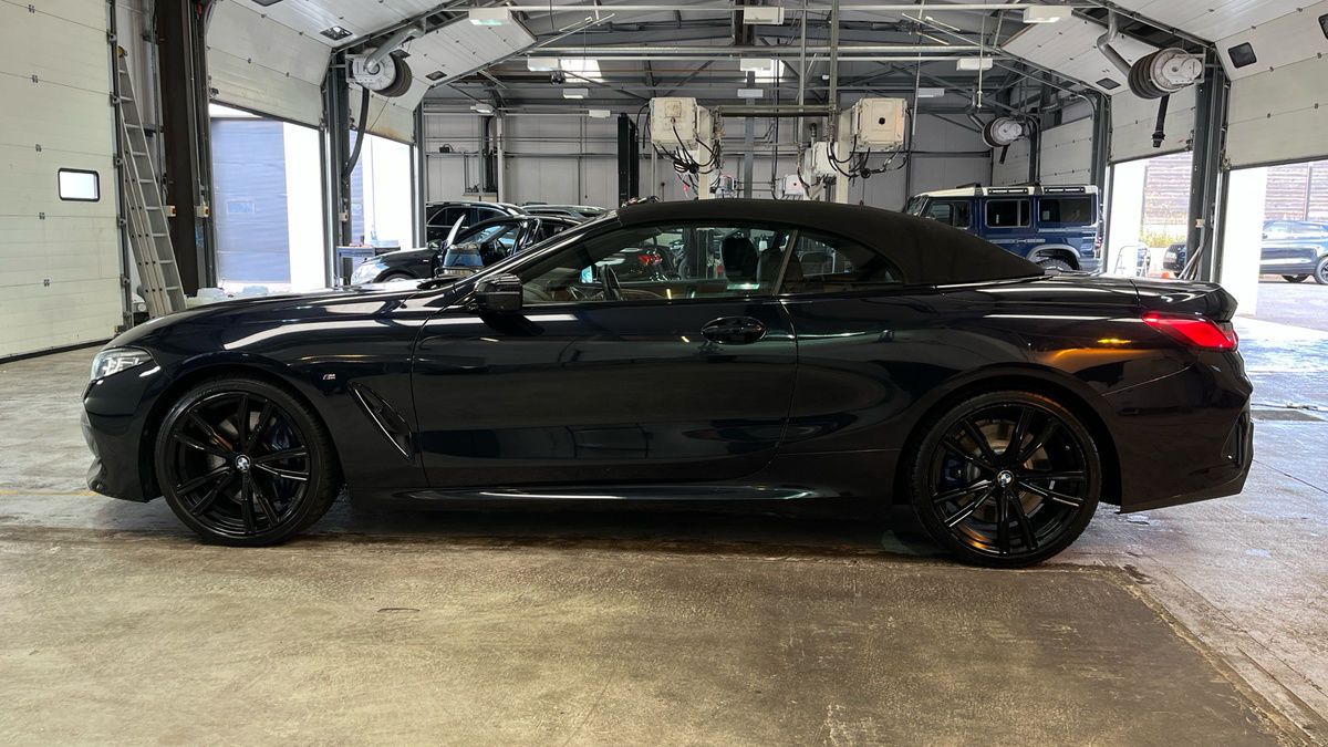 BMW 8 Series Image 22