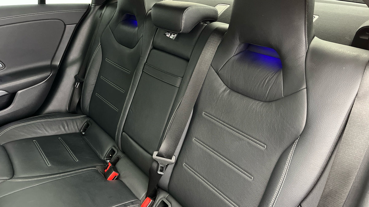 Mercedes-Benz CLA Image 8