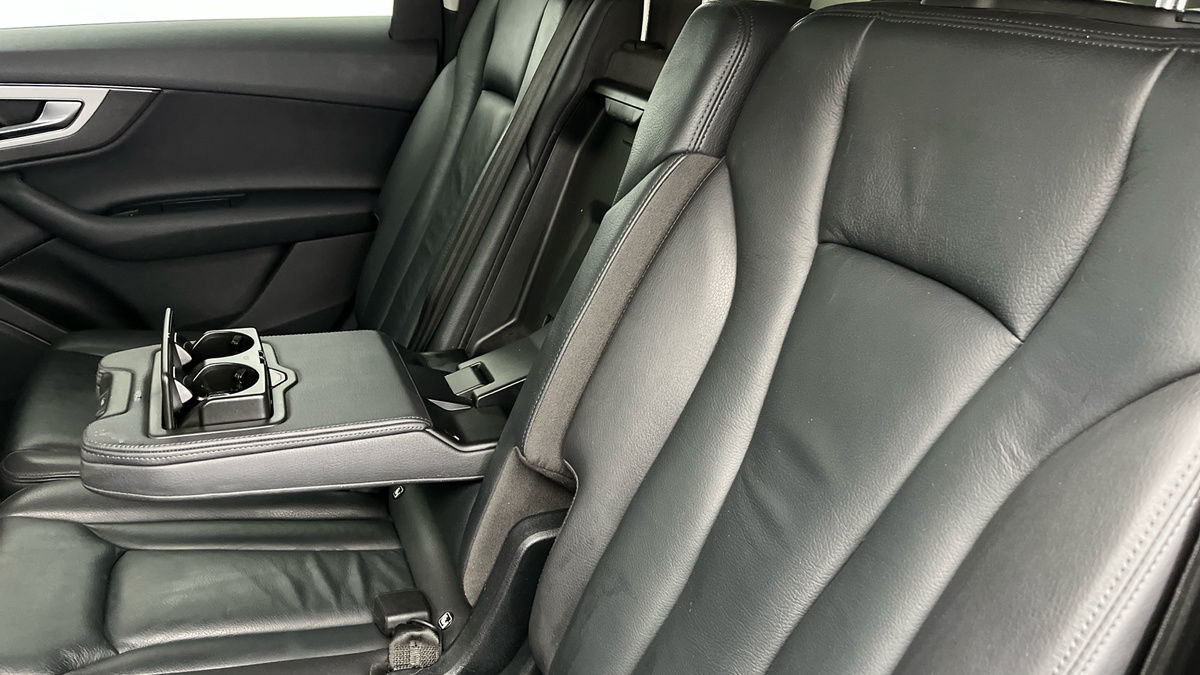 Audi Q7 Image 9