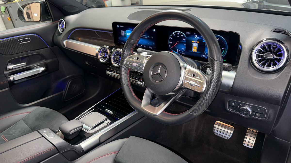 Mercedes-Benz GLB Image 5