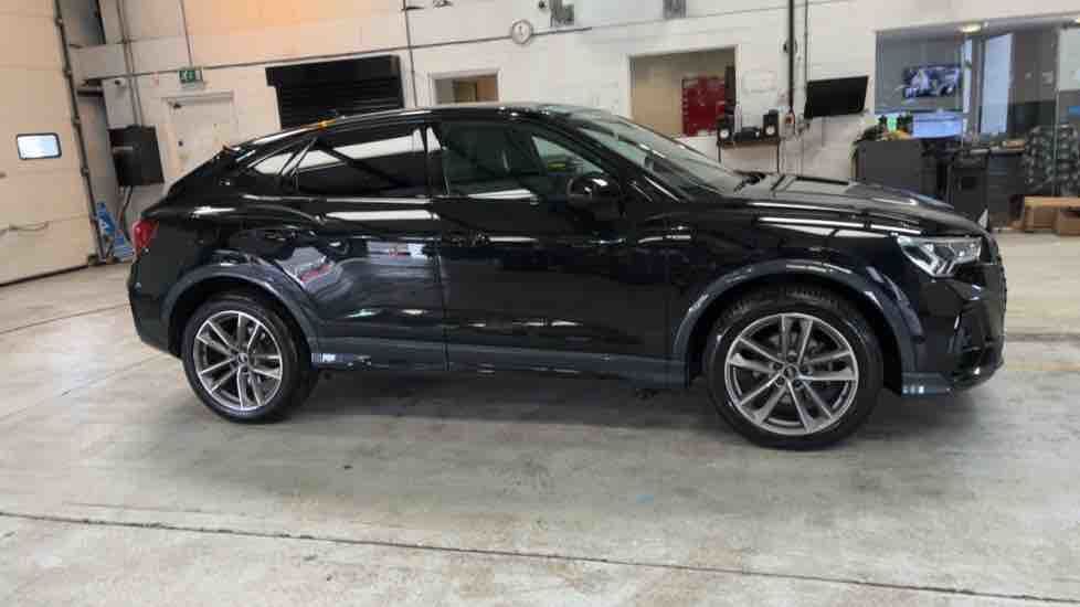 More views of Audi Q3