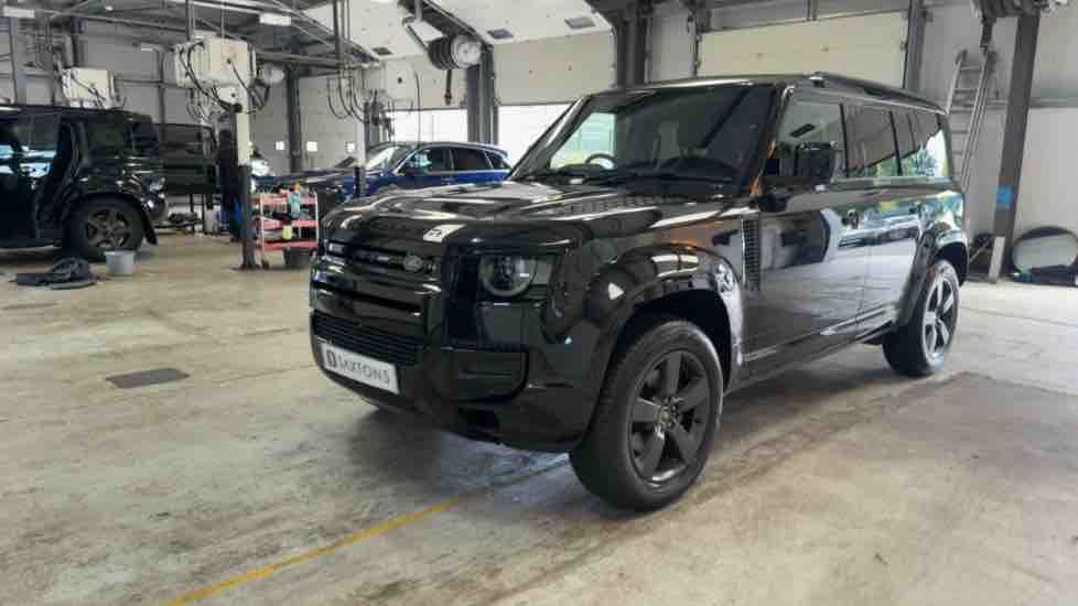 More views of Land Rover Defender 110