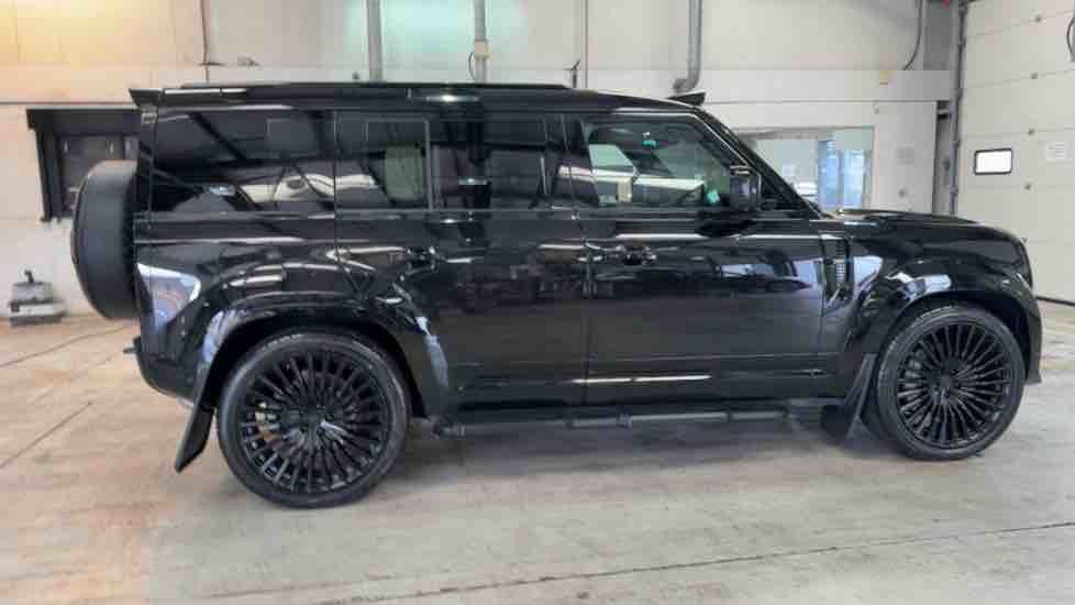 More views of Land Rover Defender 110