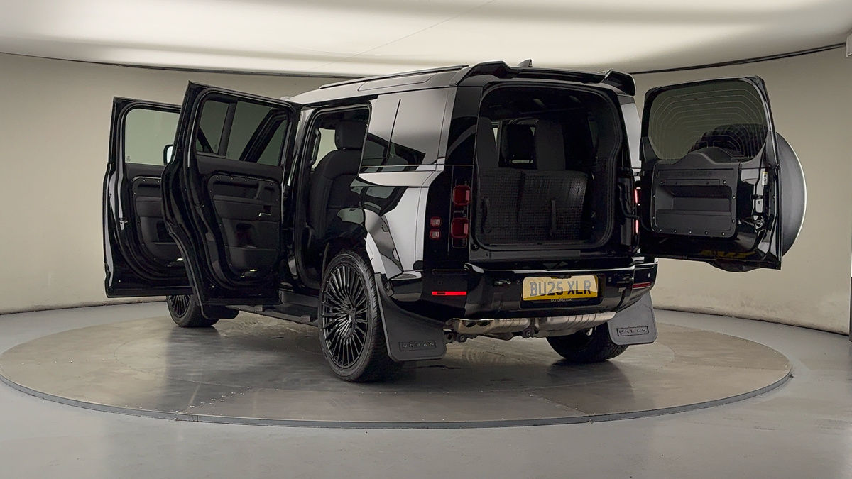 Land Rover Defender 110 Urban Image 23