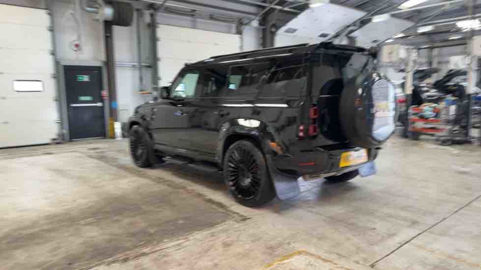 More views of Land Rover Defender 110