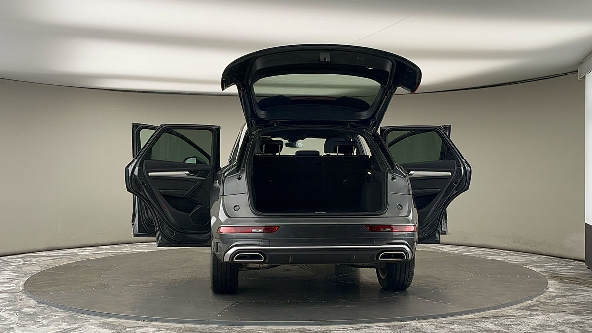More views of Audi Q5