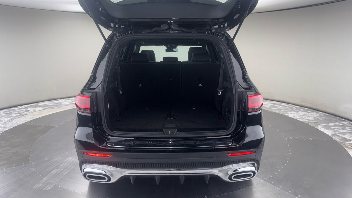 Mercedes-Benz GLB Image 11
