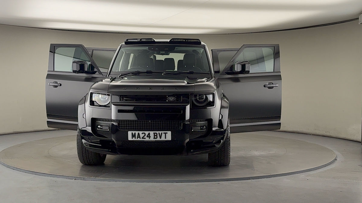 More views of Land Rover Defender 110