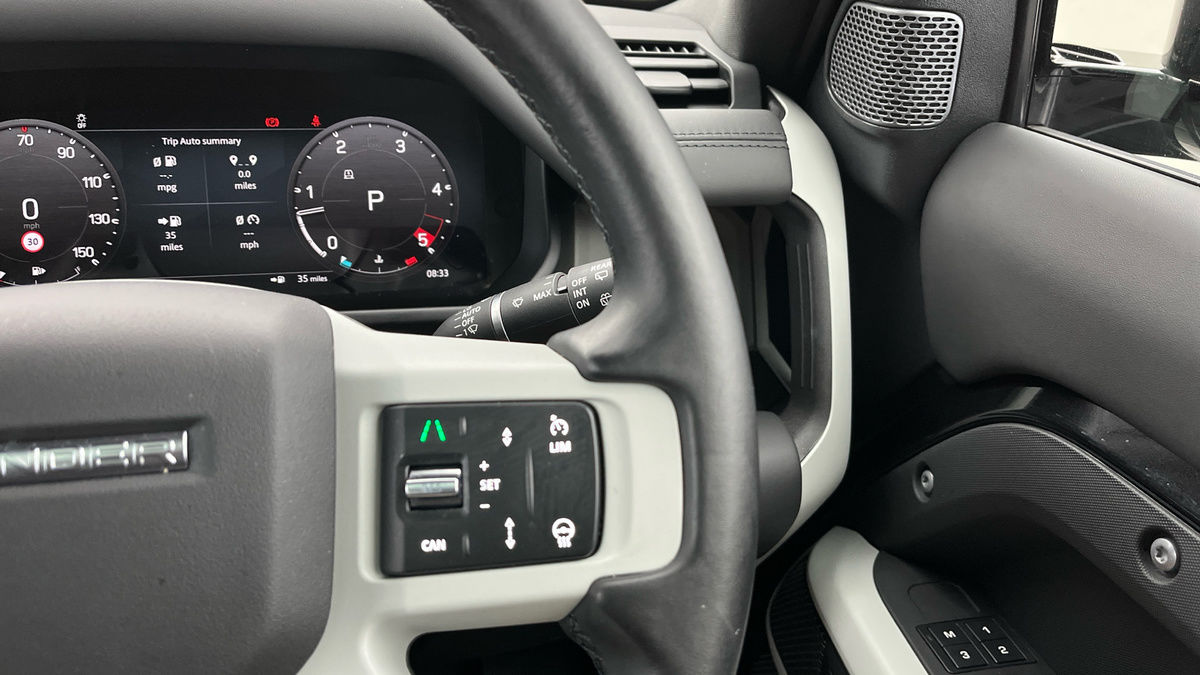 Land Rover Defender 110 Urban Image 14