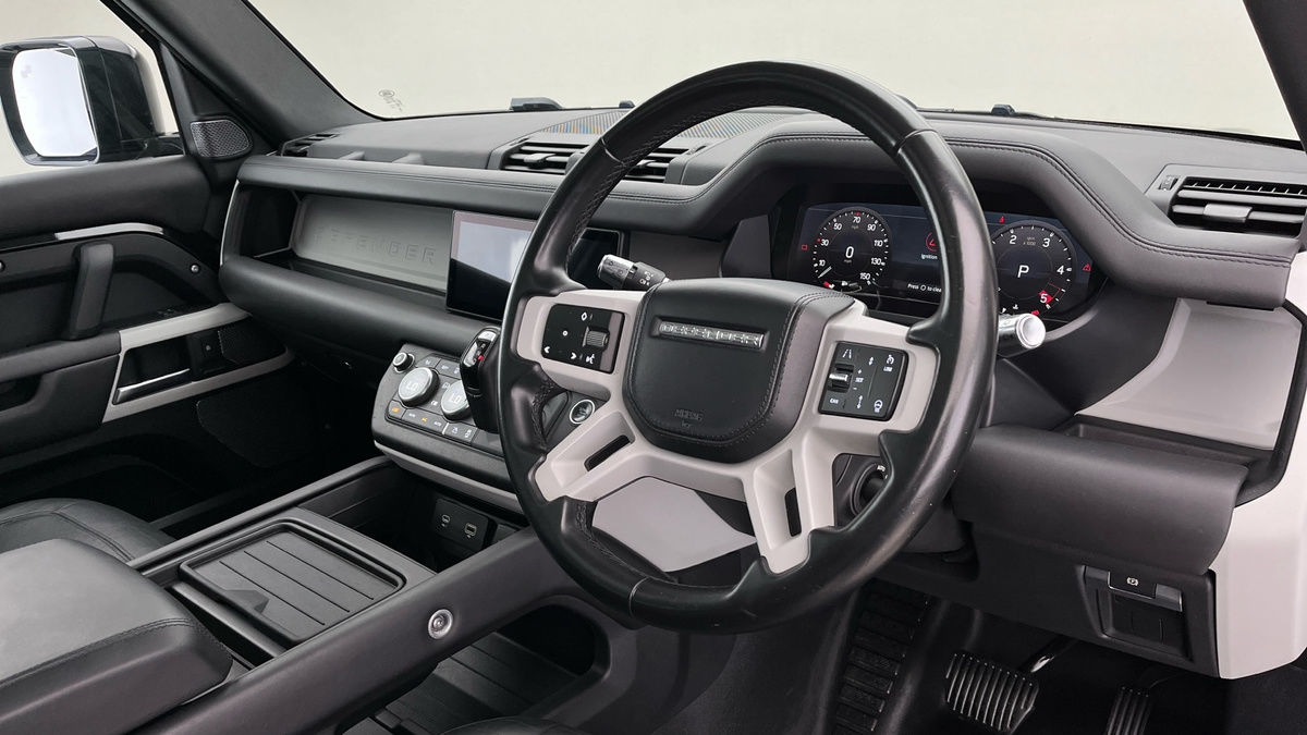 Land Rover Defender 90 Image 5