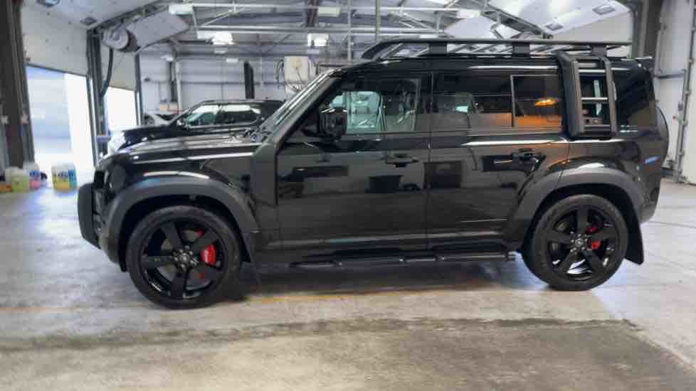More views of Land Rover Defender 110