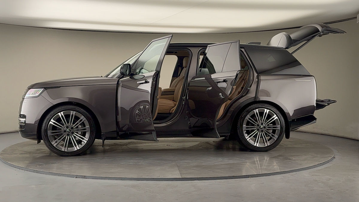 More views of Land Rover Range Rover