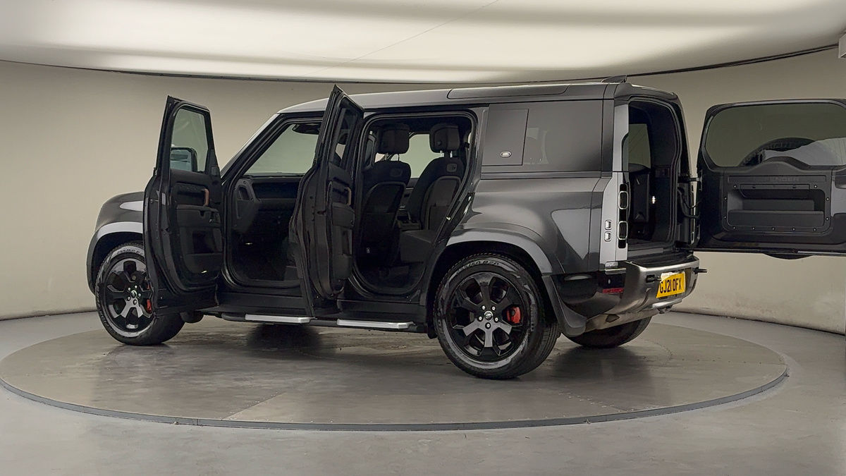 More views of Land Rover Defender 110