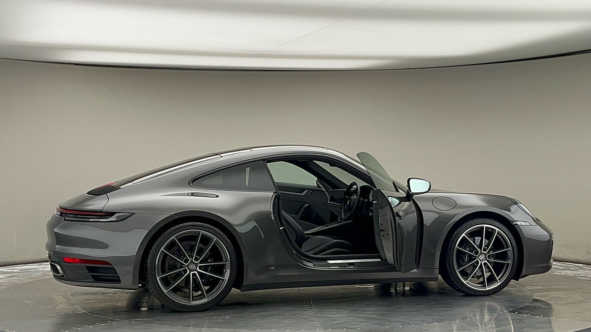 More views of Porsche 911
