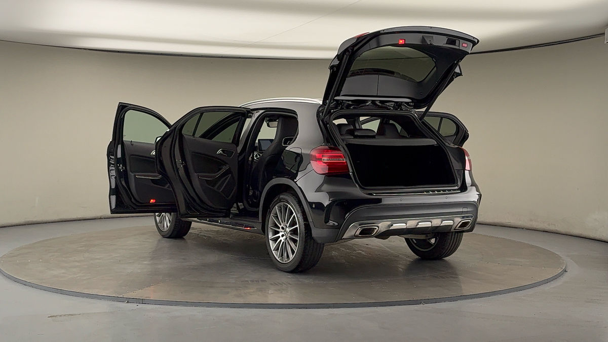 More views of Mercedes-Benz GLA