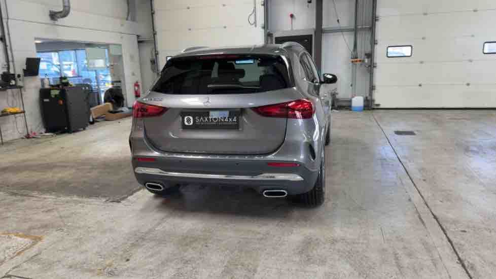 More views of Mercedes-Benz GLA