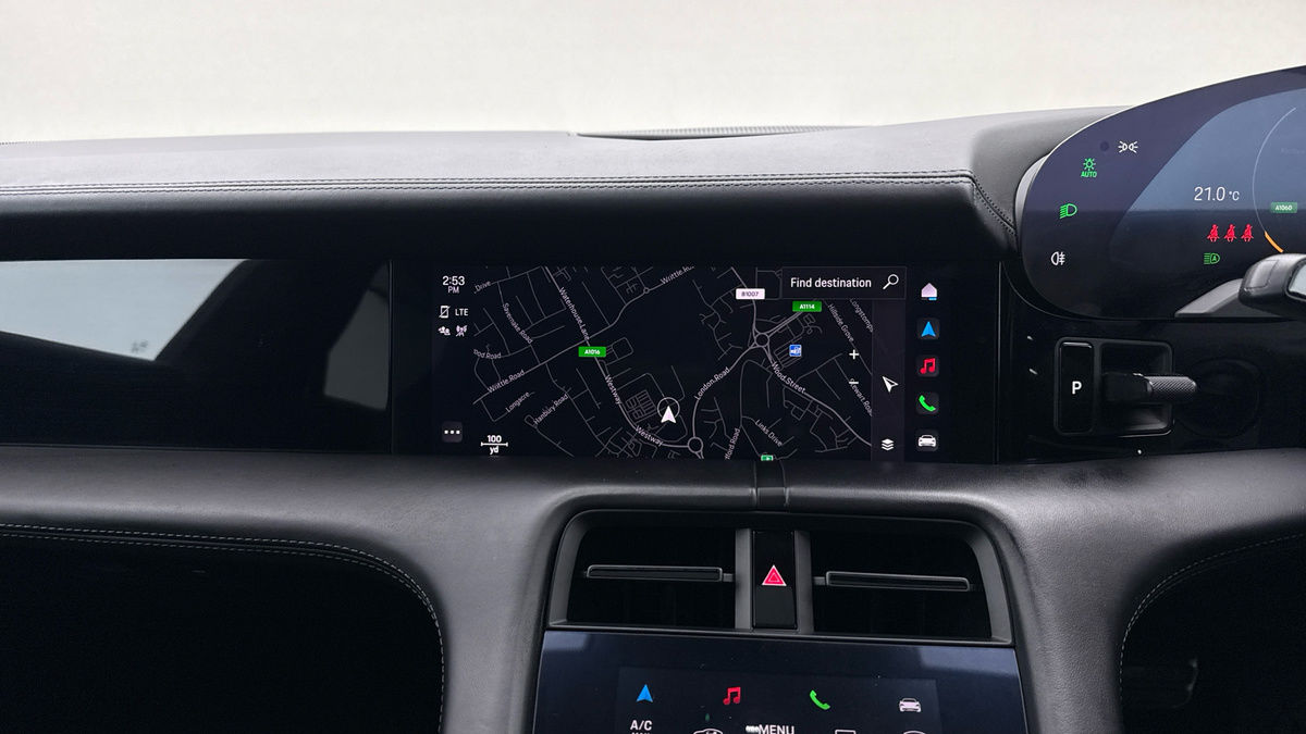 Porsche Taycan Image 18