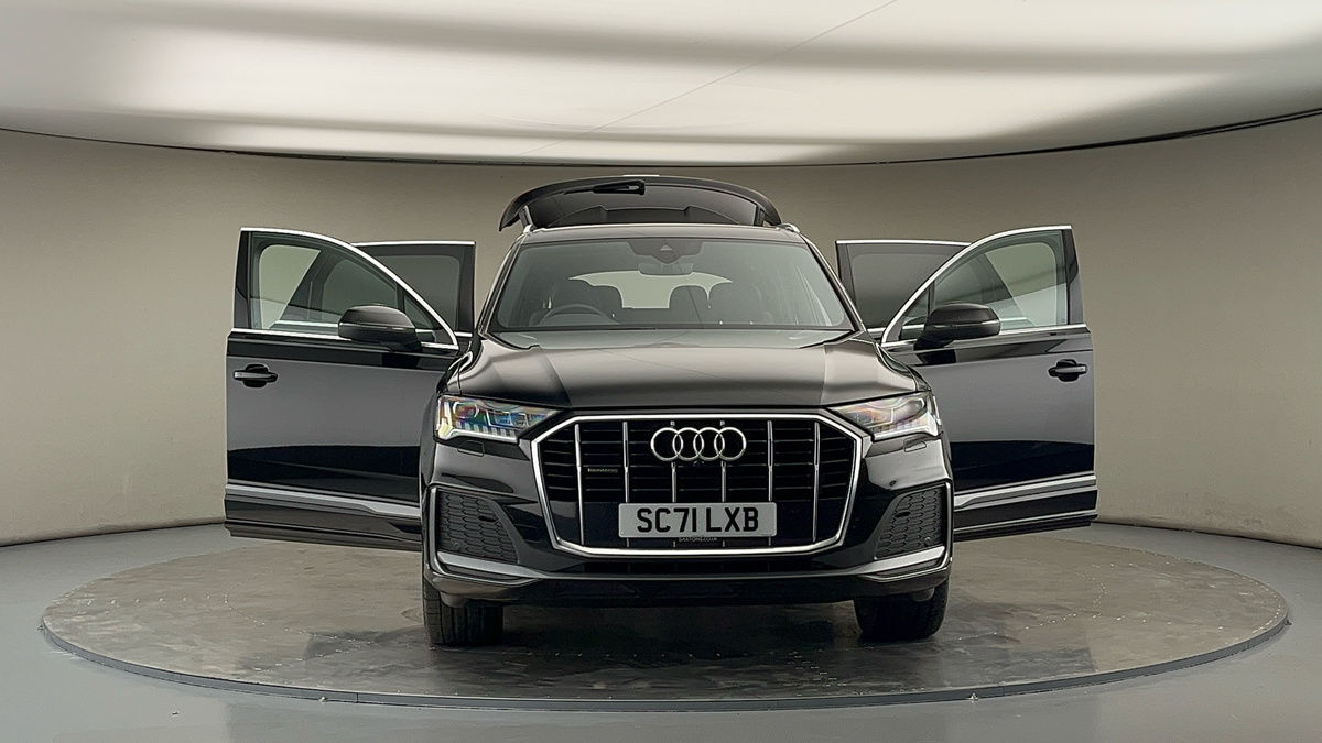 More views of Audi Q7