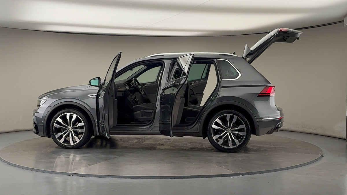 More views of Volkswagen Tiguan
