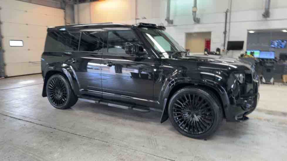 More views of Land Rover Defender 110