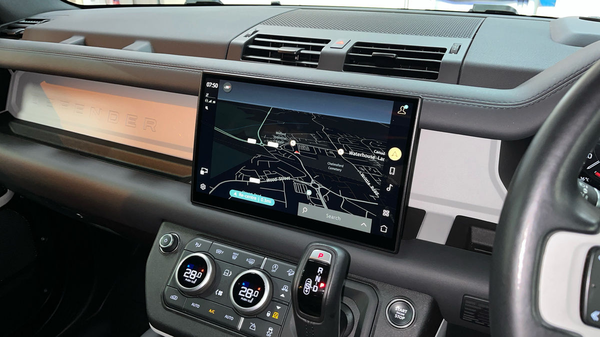 Land Rover Defender 110 Urban Image 33