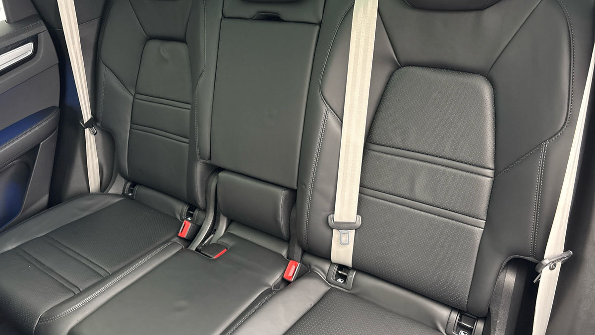 Porsche Cayenne Image 8
